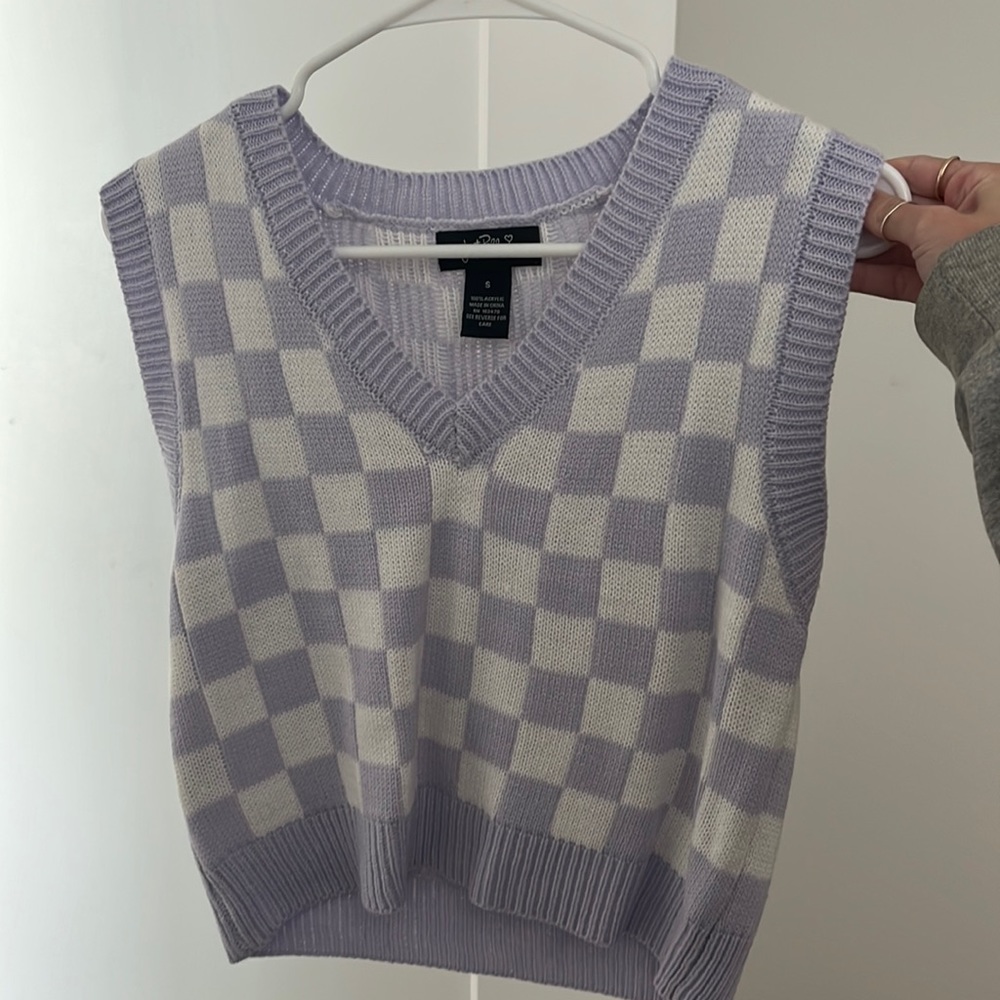 sweater vest cropped